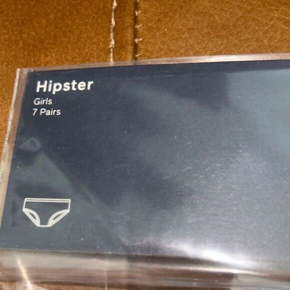 New GAP kids 2 pack of cotton hipster undies size 6-7 - Picture 2 of 5